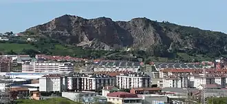 La peña de Peñacastillo vista desde Camargo