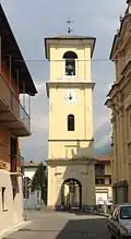 Torre reloj en Borgofranco d'Ivrea.