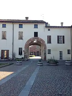 Plaza en Chiaravalle della Colomba.