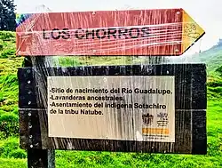Placa en el lugar de nacimiento del río Guadalupe en la zona urbana de Santa Rosa de Osos