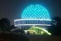 El Planetario con sus luces.