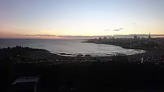 Playa Ramírez desde la Facultad de Ingeniería (UdelaR) en 2018.