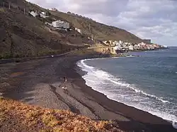 Playa de La Nea. Al fondo, el núcleo de Boca Cangrejo.