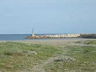 Playa y faro de Sotogrande.
