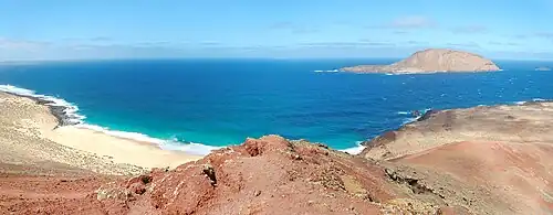 Las Conchas y Montaña Clara desde Montaña Bermeja