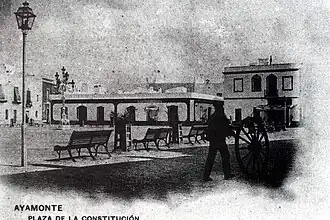 Plaza de la Laguna, en la época en que se denominaba plaza de la Constitución