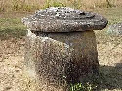 Tinaja con tapa (en la Zona 1)