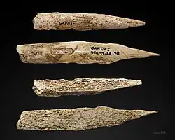 Punzón sobre hueso desgastado sur os abrasé – Gravetiense- Antigua colección Félix Régnault – Museo de Toulouse