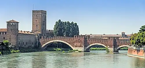 Puente de Castelvecchio de Verona (Italia) (48,7&nbsp;m)
