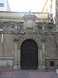 Puerta de carruajes del palacio de Sotomayor
