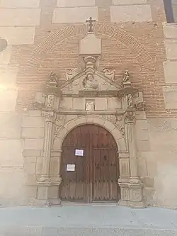 Portada de la iglesia