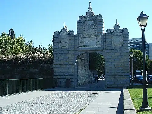 Portal de La Taconera de Pamplona