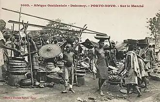 « En el mercado » (Fortier 1908).