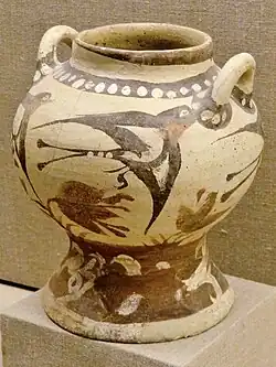 Cántaro cerámico con golondrinas, procedente de Acrotiri (siglo XVII&nbsp;a.&nbsp;C.)