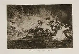 41.- Escapan entre las llamas