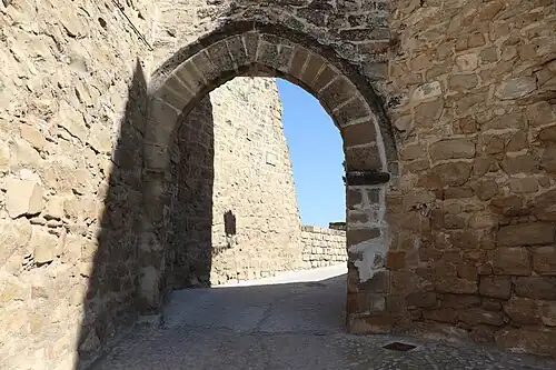 Puerta de los Santos o del Chiringote de cerca.