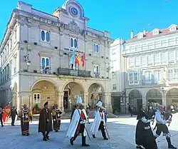 Inicio de la procesión en honor al santo en la plaza mayor.
