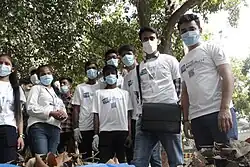 Personas en una organizacion sin fines de lucro.