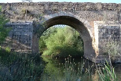 Puente de Cantillana y río Gévora. Mayo de 2012.