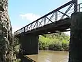 Puente Negro o Puente La Paz con su puente auxiliar y los dos terraplenes sobre el Río Rosario