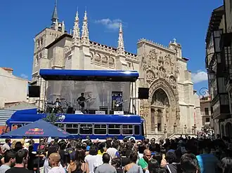 Un concierto celebrado durante la edición de 2010, frente a la Iglesia de Sta. María.