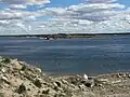 Vista del río Puvirnituq tomada cerca del pueblo de Puvirnituq