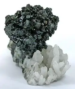 Pirargirita-agregado al cuarzo, de Taxco, Guerrero, México (12 x 8,7 x 7 cm)