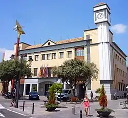 Ayuntamiento, 1990 (Cuart de Poblet) Posmoderno