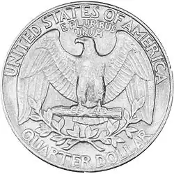 Águila calva en una moneda de un cuarto de dólar