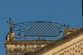 Detalles barandilla terraza de la torre mirador.