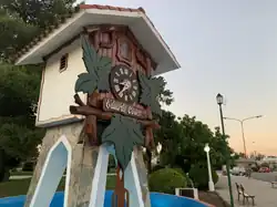 Reloj en la plaza de Eduardo Castex