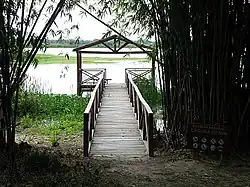 Pasarela al estero de la Reserva Natural Laguna Brava