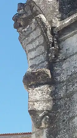 Restos de la antigua fachada de San Eutropio