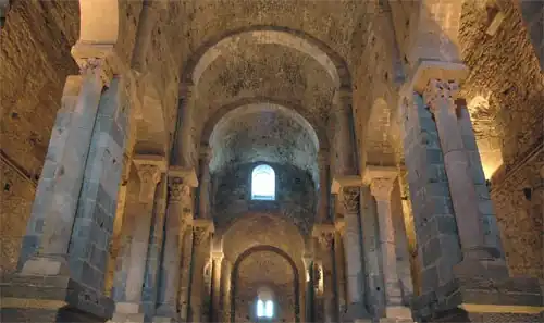 Interior de la iglesia