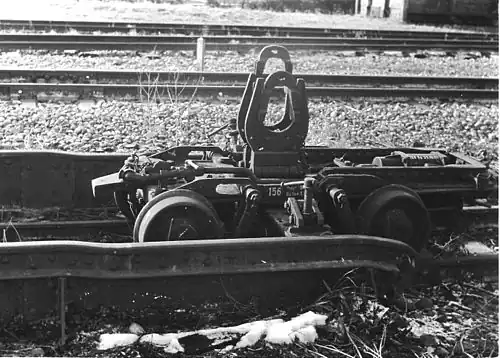 Vía de carretones (750&nbsp;mm (2'&nbsp;51/2"))