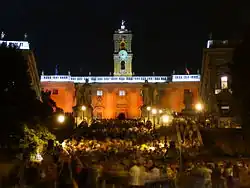 Vista de la escalera que conduce a la Colina Capitolina durante la edición 2006 de la Noche en Blanco de Roma.