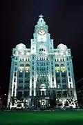 El Royal Liver Building se ilumina por la noche