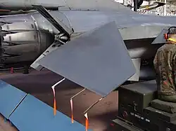 Timón de profundidad del lado derecho en un F-16 belga.