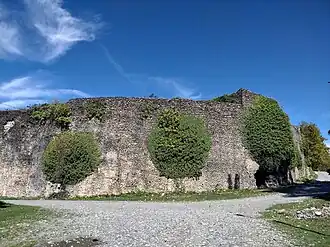 Muro exterior de la fortaleza de Ruji