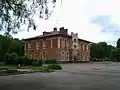 Garajes del zar Nicolás II en Pushkin, San Petersburgo, donde Kégresse era Jefe del Departamento Mecánico.