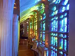 Nave lateral, fachada del Nacimiento