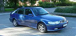 Saab 9-3 de primera generación con carrocería liftback de cinco puertas
