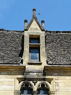 Buhardilla de fachada.