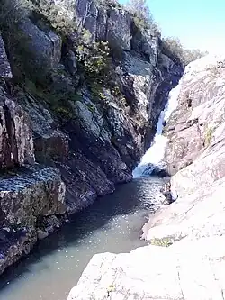Vista de la caída de agua.