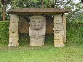 Tumba cromada de la Cultura San Agustín, Colombia, siglo VII a. C.