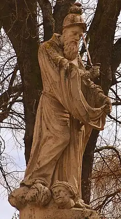 Estatua donada por Isabel II de España a la ciudad de Burgos, paseo del Espolón.