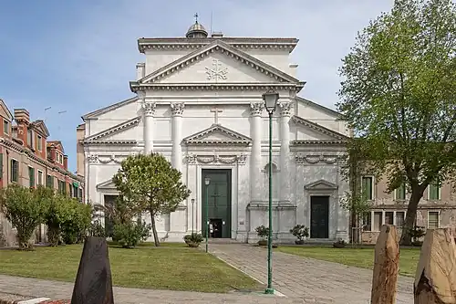 Fachada de la basílica de San Pietro di Castello (1559-1596), finalizada por Francesco Smeraldi