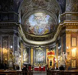 Interior con los Ángeles de Bernini