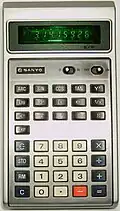 Calculadora científica Sanyo CZ-8127, pantalla VFD verde (1977).