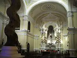 El interior de la Iglesia de San José, anexa al Seminario de San José.
